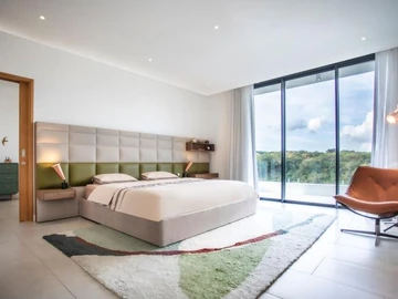 5 Bedroom Villa