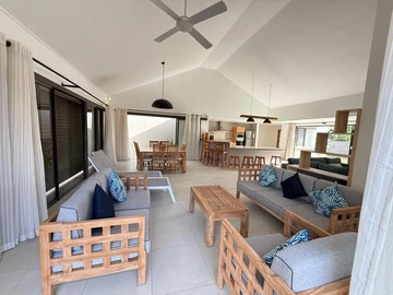 4 Bedroom Villa