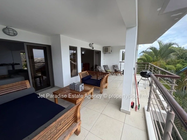  Elegant 3-Bedroom Apartment with Sea View – Secured Complex