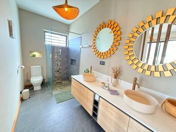 4 Bedroom Villa
