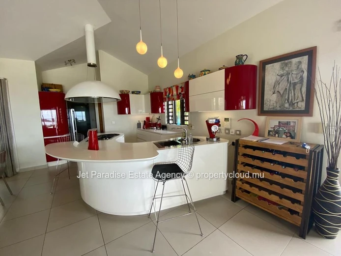 Luxurious RES Villa in Tamarin with Private Pool, Sea and Mountain Views - 320m² Living Area - 650m² Land - Fully Fur...