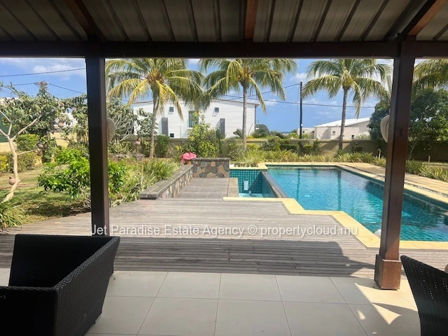 Villa à louer meublée à Tamarin, 4 chambres, vue mer et montagne.