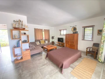 8 Bedroom Villa