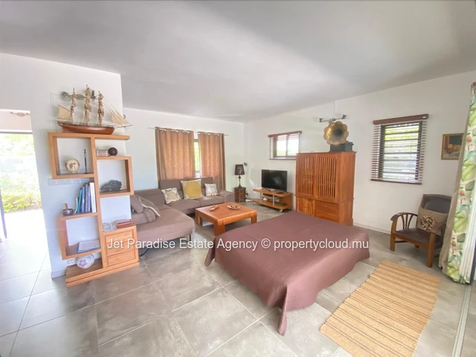 Luxurious Villa with Private Pool & Stunning Views in Tamarin - 568m² Living Area, 2.115m² Land - Rs 49M