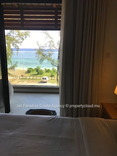 Spacious 3-Bedroom Flat with Sea View Balcony