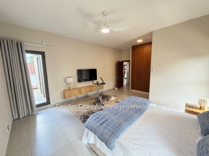 Magnifique Penthouse de 265m 2 avec Vue splendide sur mer. 