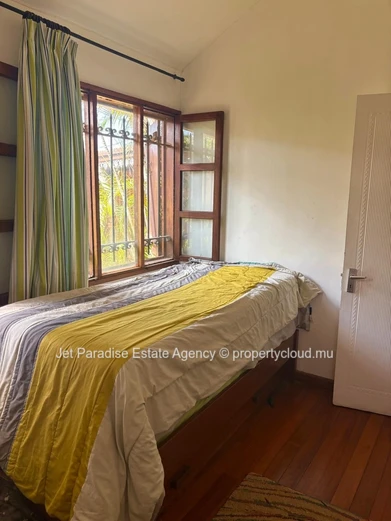Freehold Seafront House for Sale in Albion