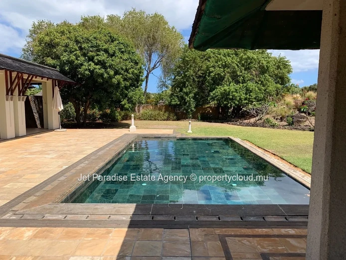 Villa with 4 Bedrooms, Pool & Parking (Furnished & Equipped)