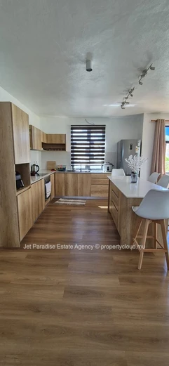 Pet friendly house with swimming pool and garden