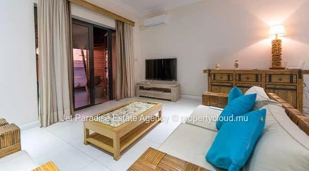 Spacious 3-Bedroom Flat with Sea View Balcony