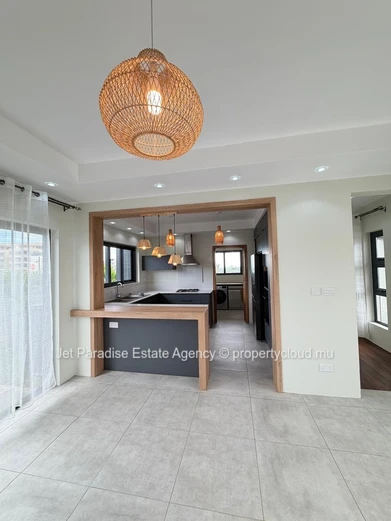 Modern 4-Bedroom Villa in Secure Gated Community – Jardins d’Anna
