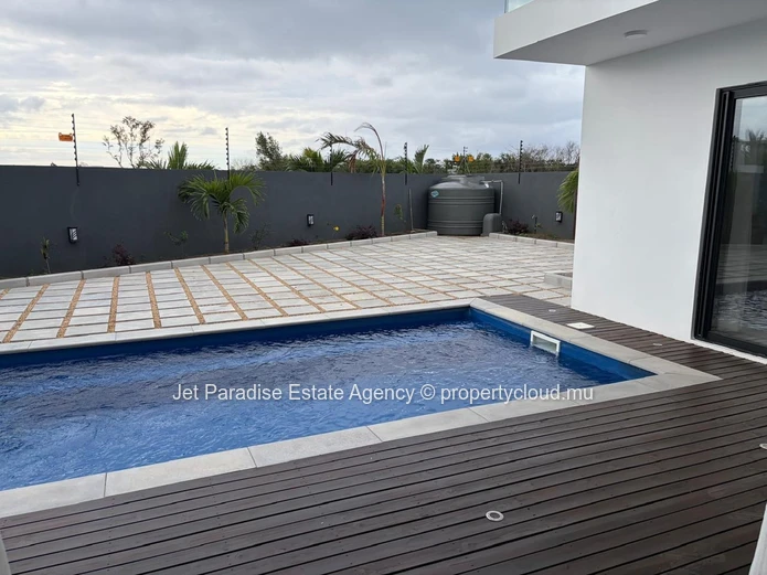 Beautiful Fully Furnished Modern Villa in a Residence