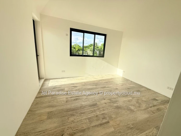 Modern Villa of 4 Bedrooms– Gated Community in Flic en Flac