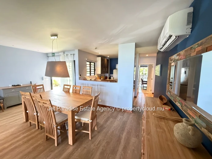 3-Bedrooms Beachfront Apartment in Tamarin