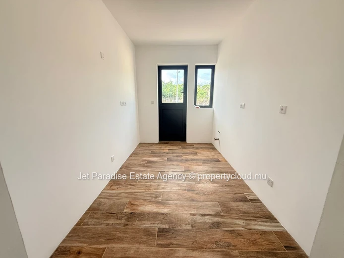 Modern Villa of 4 Bedrooms– Gated Community in Flic en Flac