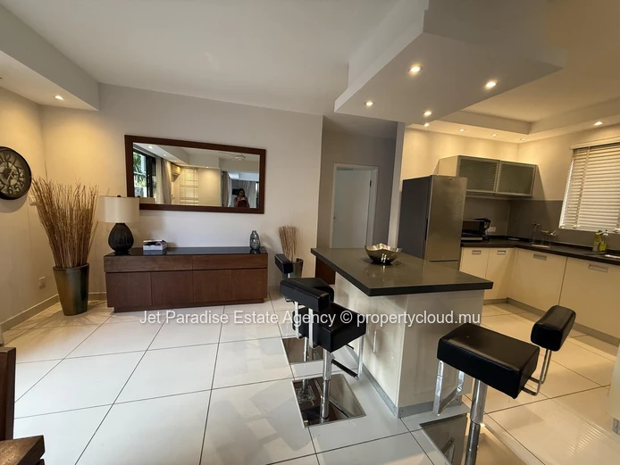 Maison à vendre à Rivière Noire - Black River, 210m², 4 chambres en suite, piscine privée, proche écoles, arrêt de bu...