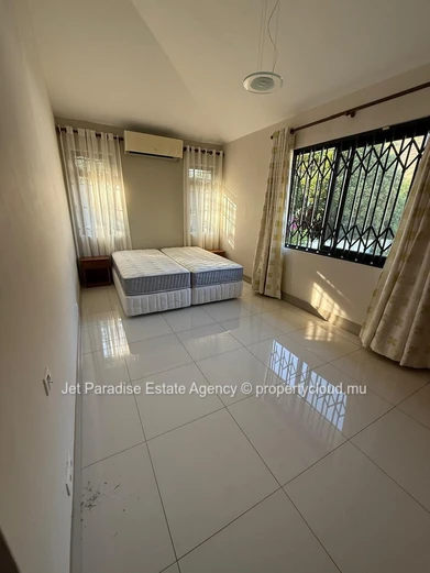 Villa à louer meublée à Tamarin, 4 chambres, vue mer et montagne.