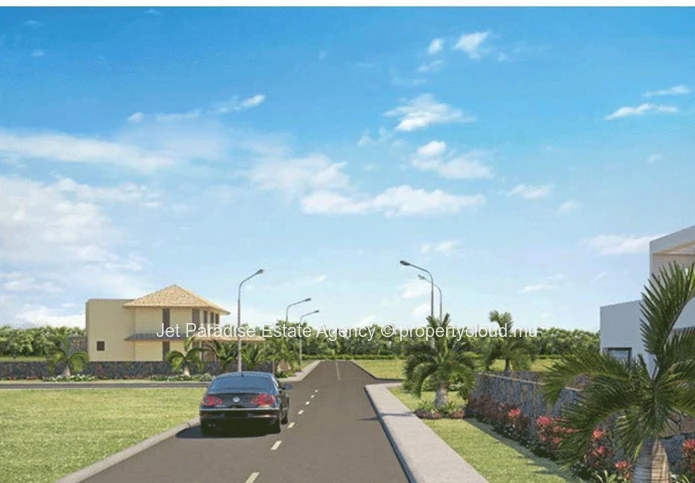 Plot of 661.02m² in Gated Lotissement Pierrefonds