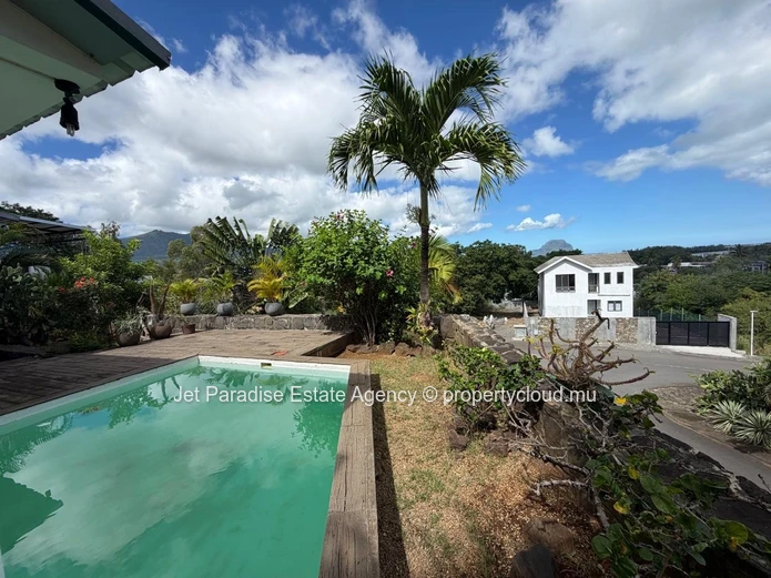 Modern Villa of 4 Bedrooms and pool