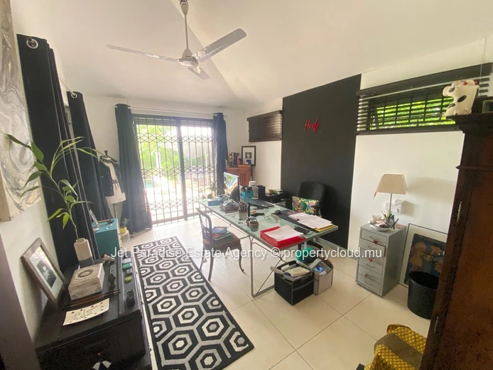 Luxurious Villa with Private Pool & Stunning Views in Tamarin - 568m² Living Area, 2.115m² Land - Rs 49M