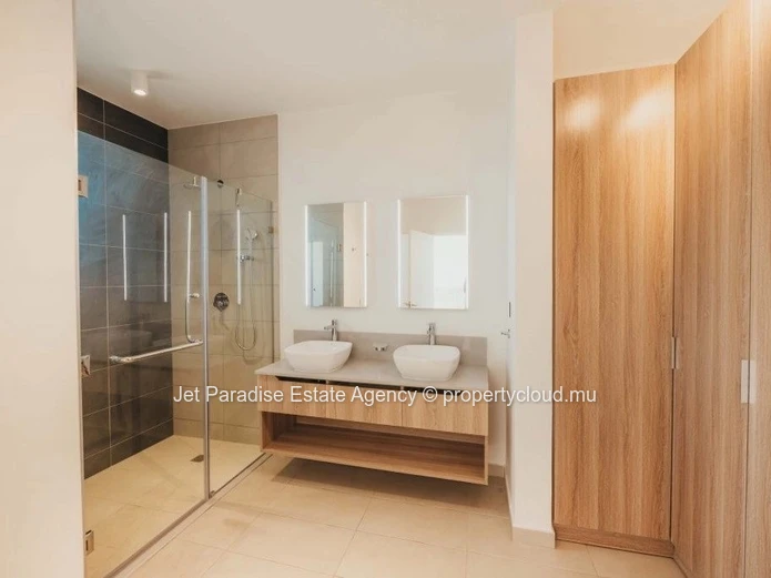 Maison à vendre à Tamarin. 250m² habitables sur un terrain de 350m².