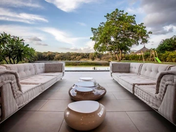 5 Bedroom Villa
