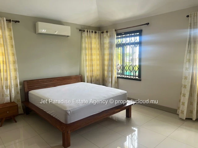 Villa à louer meublée à Tamarin, 4 chambres, vue mer et montagne.