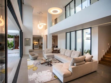 5 Bedroom Villa
