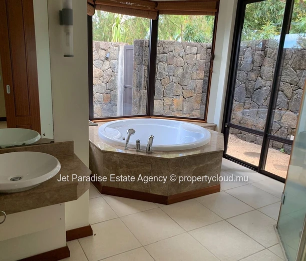 Elegant Modern Villa with Mountain Views, Pool & Spacious Grounds