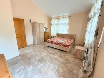 5 Bedroom Villa